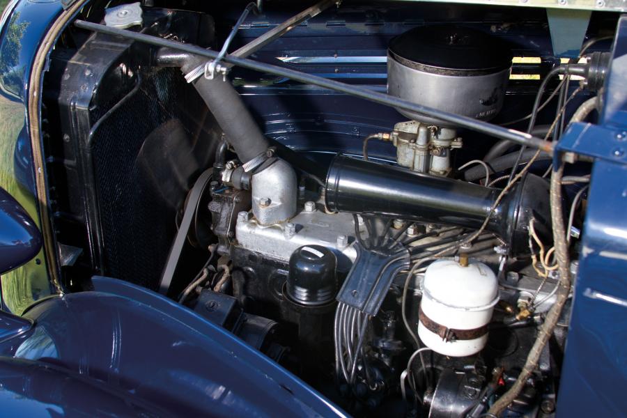  Plymouth Deluxe 4-Door Touring Sedan 1936 года  (фото 17 из 18)